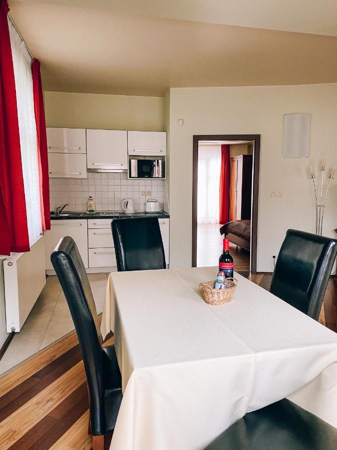 Riverside Apartments Thalia Карловы Вары Экстерьер фото